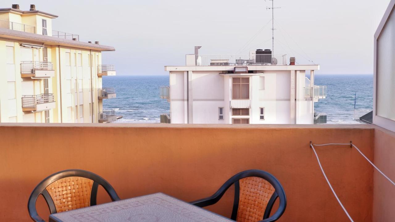 Hotel Venezuela Lido di Jesolo Buitenkant foto