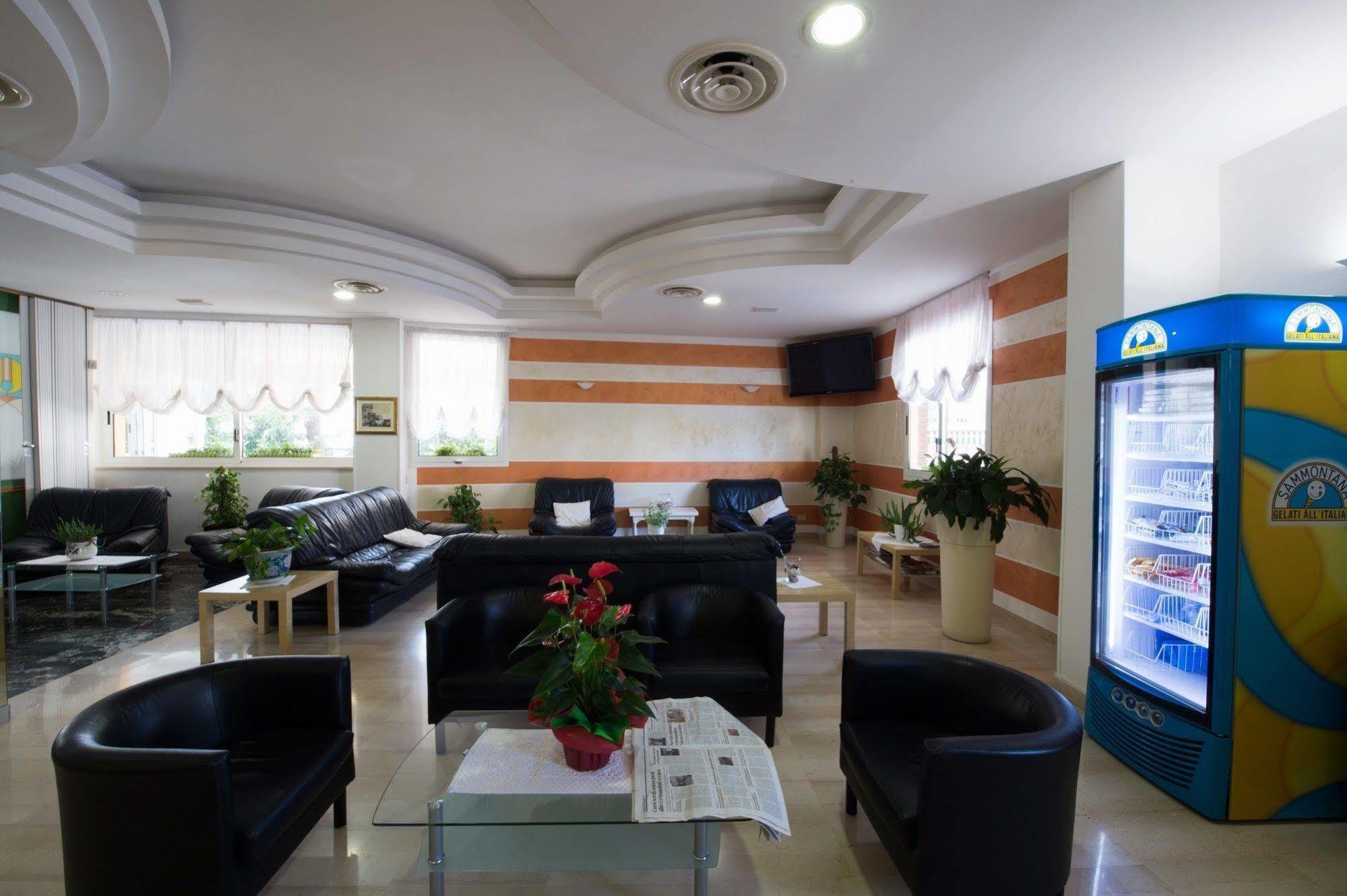 Hotel Venezuela Lido di Jesolo Buitenkant foto