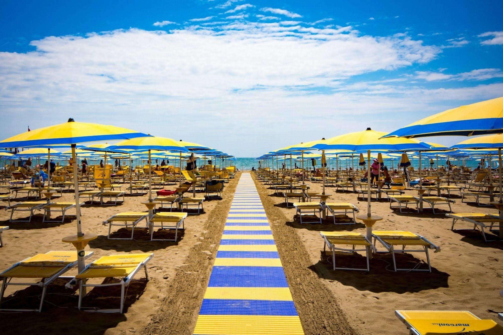 Hotel Venezuela Lido di Jesolo Buitenkant foto