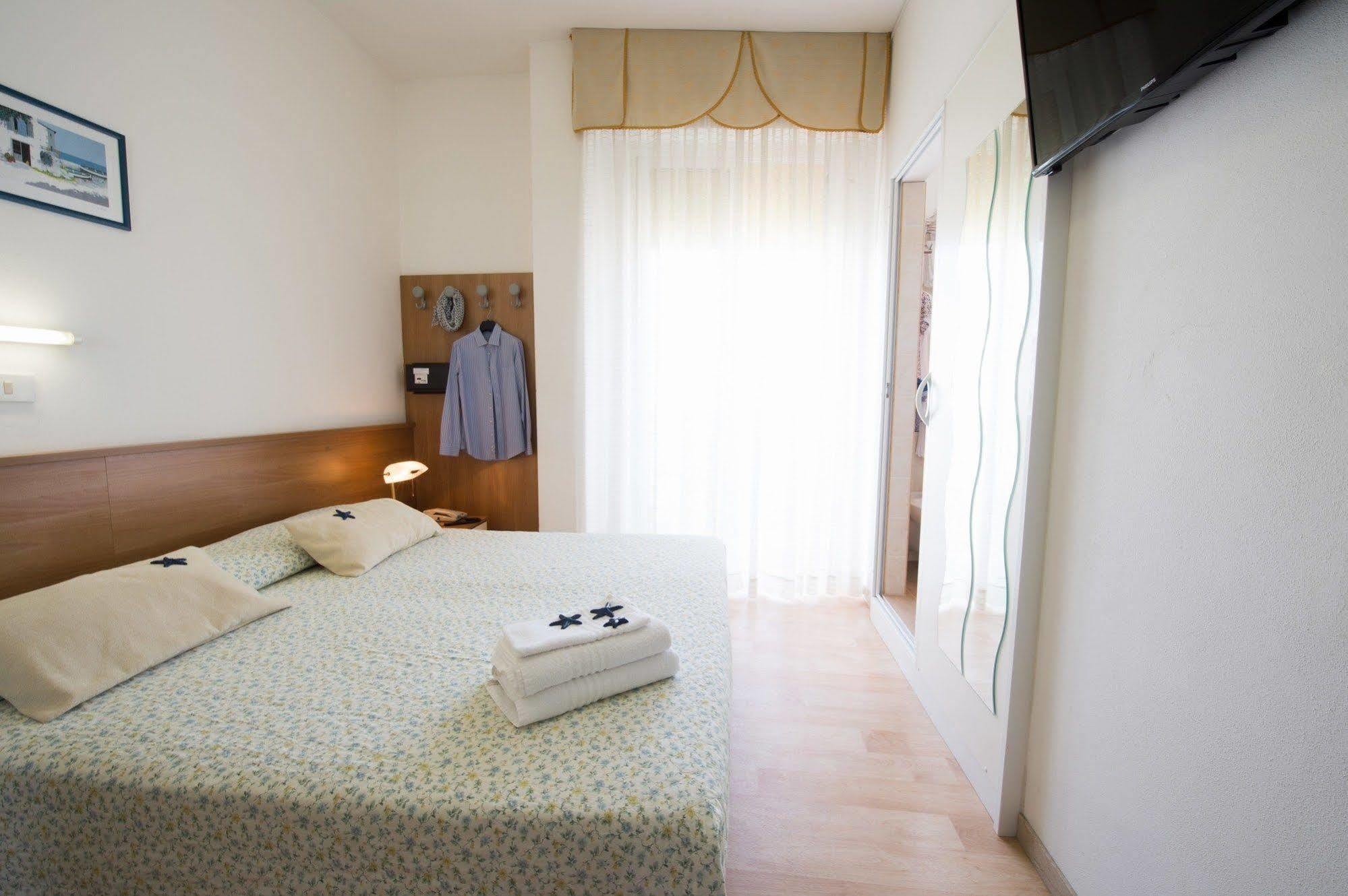 Hotel Venezuela Lido di Jesolo Buitenkant foto